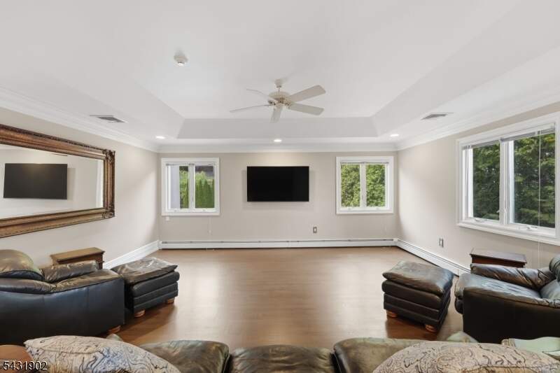 5 Bedroom Single Family Home/House's Image 36