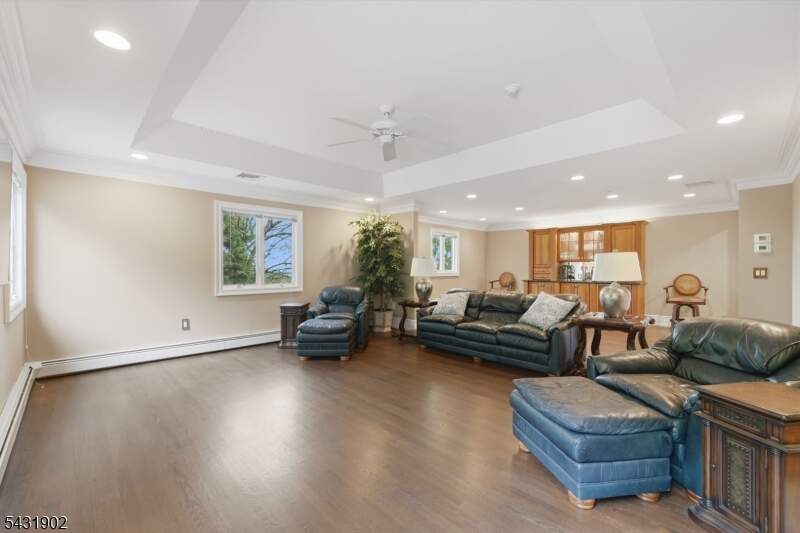 5 Bedroom Single Family Home/House's Image 37