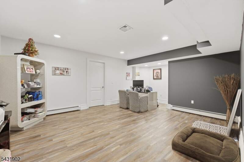 5 Bedroom Single Family Home/House's Image 41
