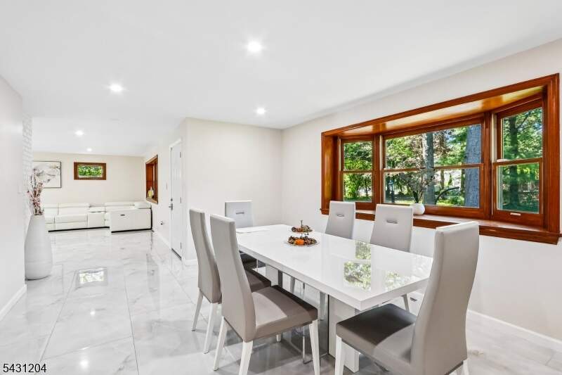 4 Bedroom Single Family Home/House's Image 8