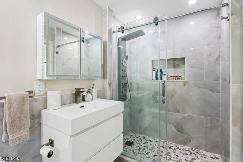 4 Bedroom Single Family Home/House's Image 20