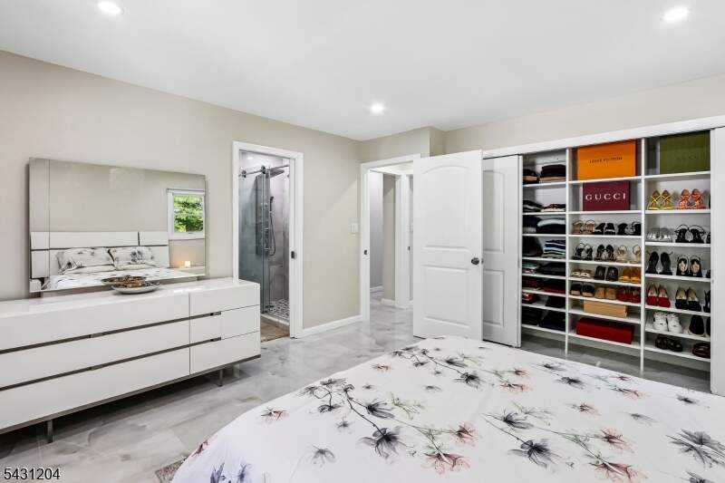 4 Bedroom Single Family Home/House's Image 22