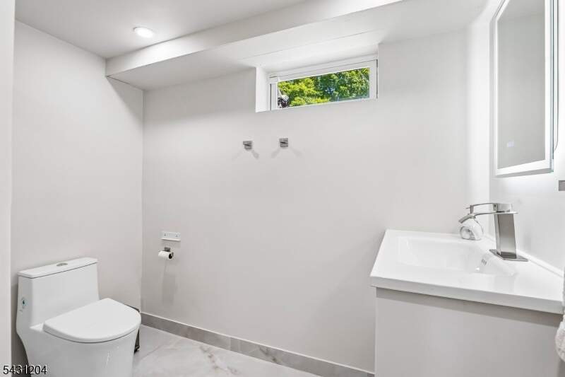 4 Bedroom Single Family Home/House's Image 23