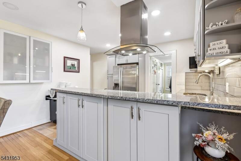 3 Bedroom Single Family Home/House's Image 8