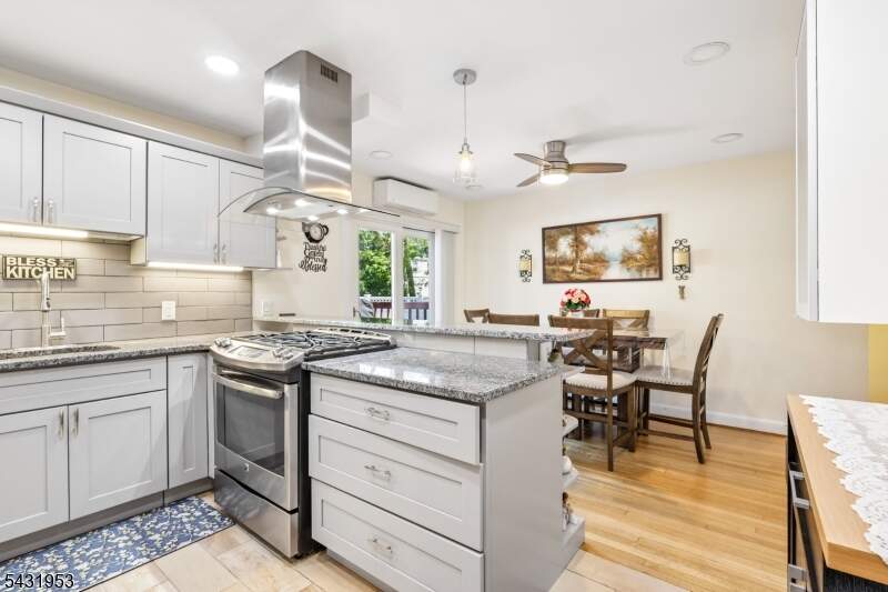 3 Bedroom Single Family Home/House's Image 10