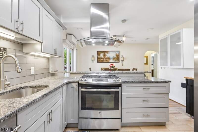 3 Bedroom Single Family Home/House's Image 11
