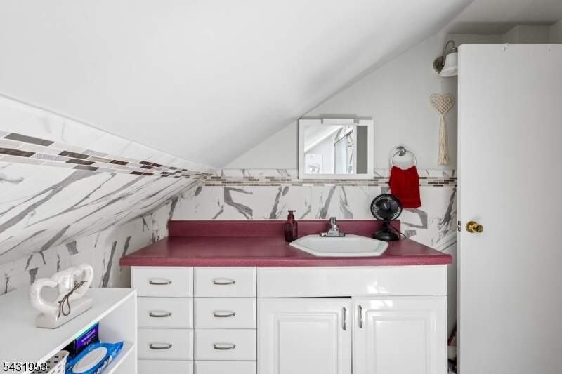 3 Bedroom Single Family Home/House's Image 22