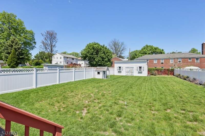 3 Bedroom Single Family Home/House's Image 33