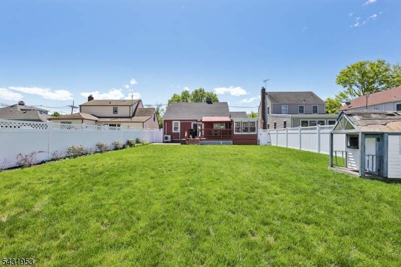 3 Bedroom Single Family Home/House's Image 34