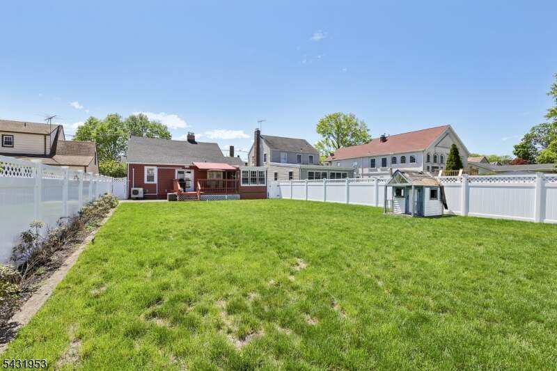 3 Bedroom Single Family Home/House's Image 35