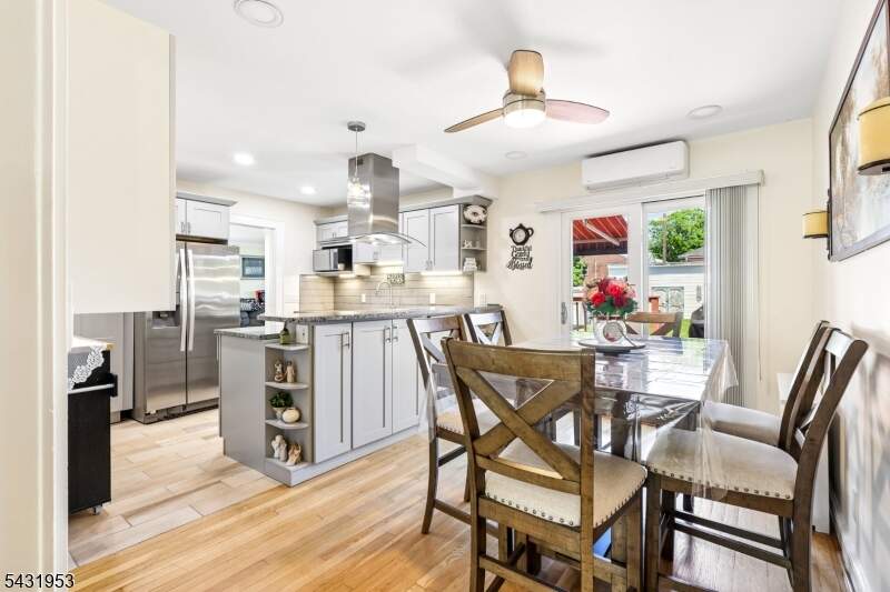 3 Bedroom Single Family Home/House's Image 6