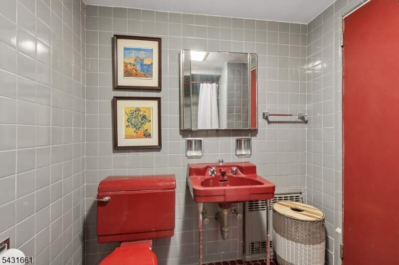 4 Bedroom Single Family Home/House's Image 27