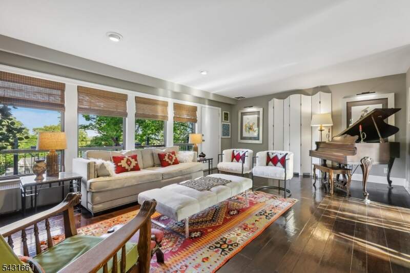4 Bedroom Single Family Home/House's Image 4