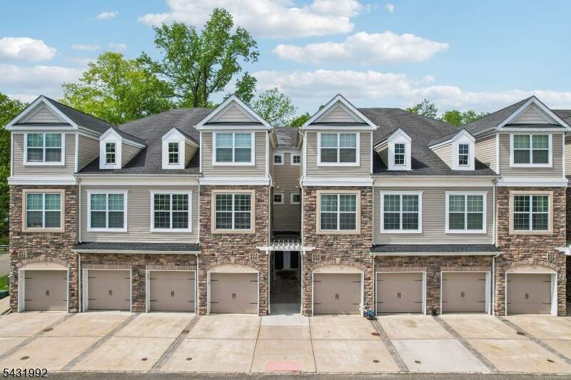 2 Bedroom Villa/Townhouse's Image 11