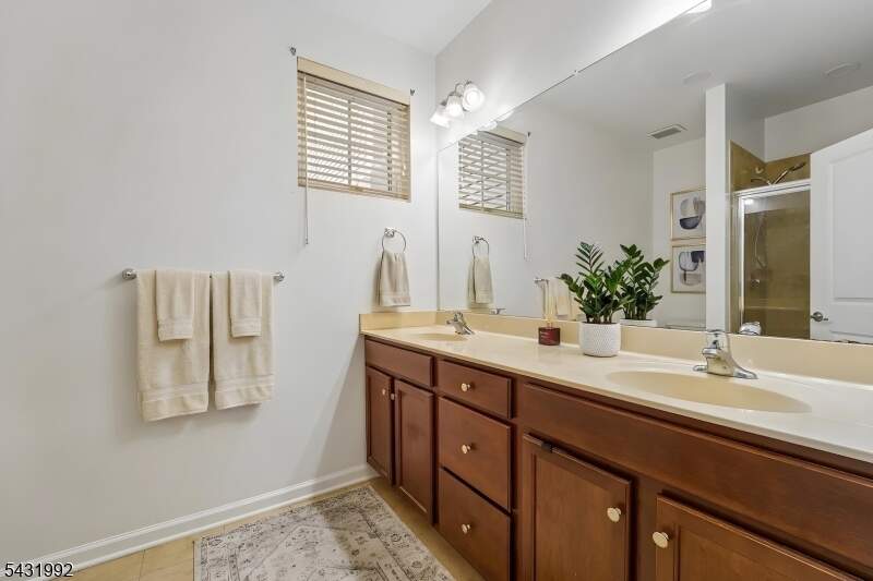 2 Bedroom Villa/Townhouse's Image 3