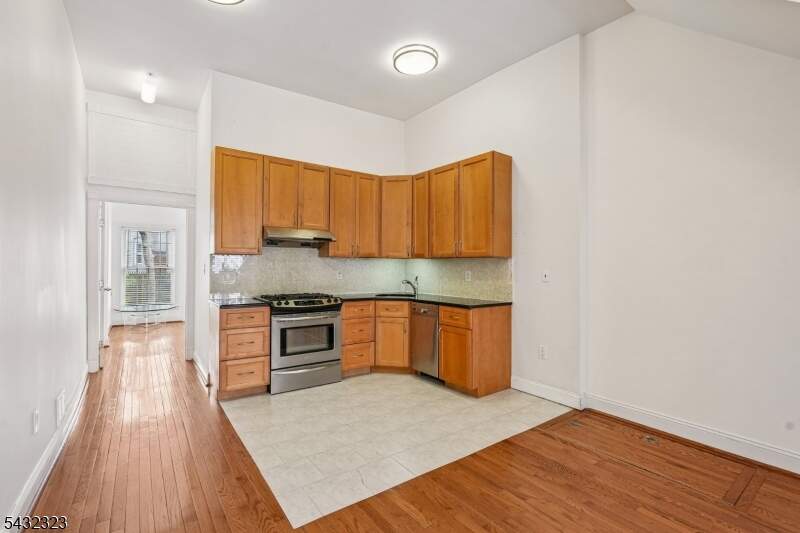 3 Bedroom Single Family Home/House's Image 11
