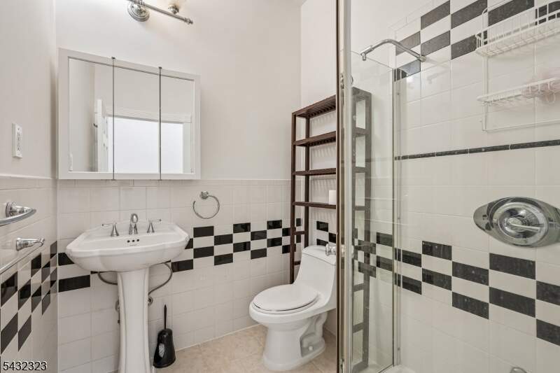 3 Bedroom Single Family Home/House's Image 23