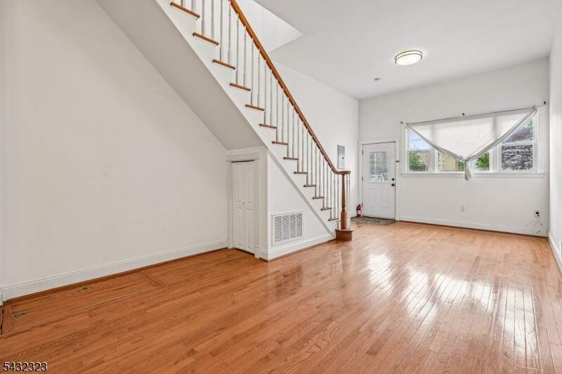 3 Bedroom Single Family Home/House's Image 6