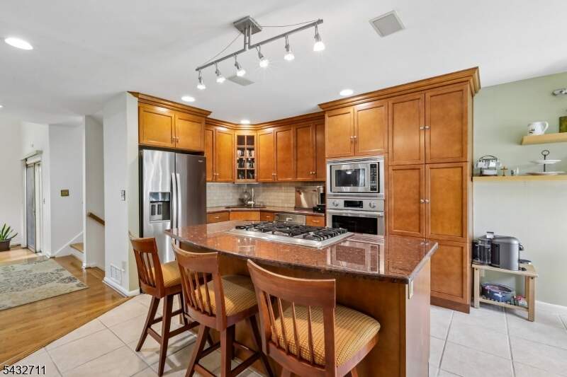 3 Bedroom Apartment/Flat's Image 3