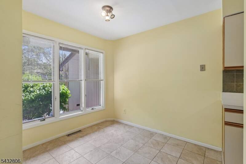 2 Bedroom Apartment/Flat's Image 9