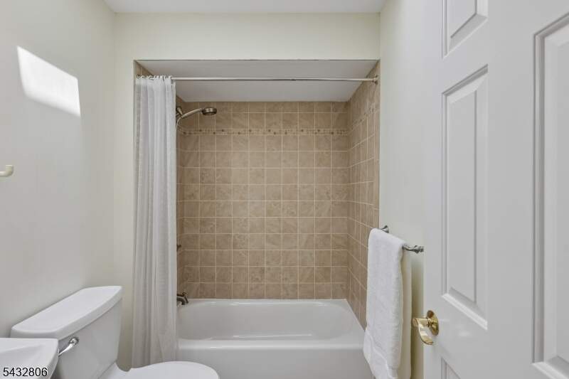 2 Bedroom Apartment/Flat's Image 26
