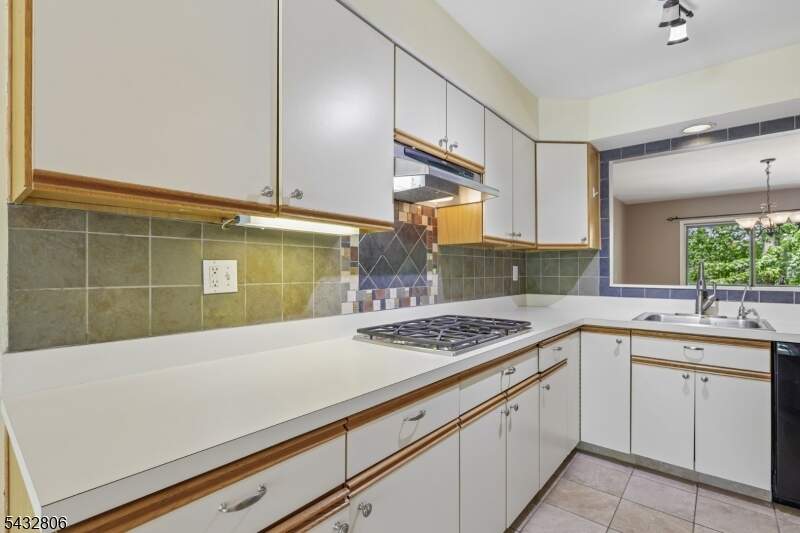 2 Bedroom Apartment/Flat's Image 6