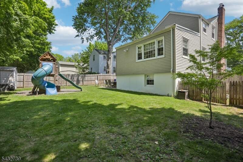 3 Bedroom Single Family Home/House's Image 17