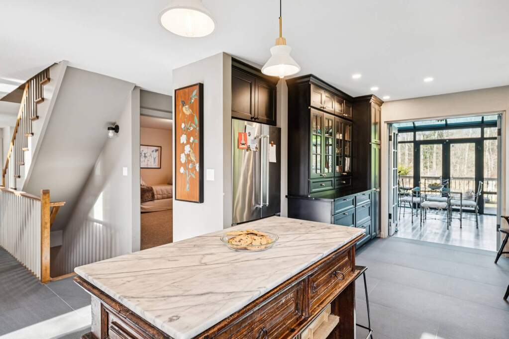 4 Bedroom Single Family Home/House's Image 3