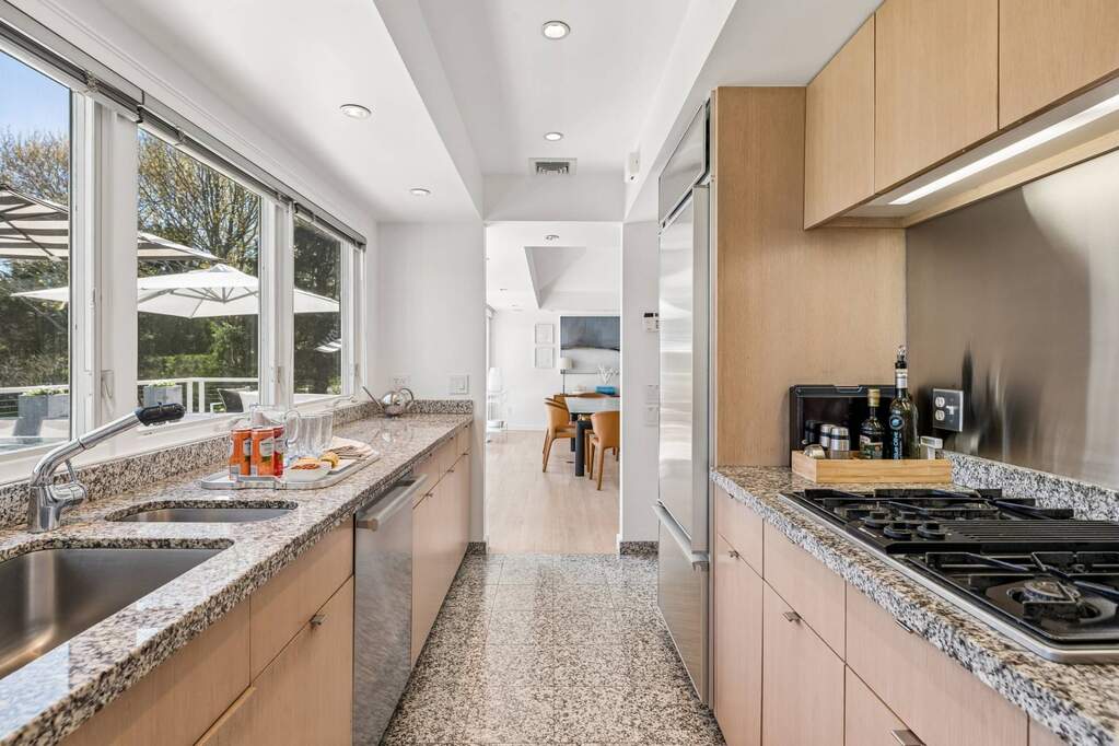 3 Bedroom Single Family Home/House's Image 12