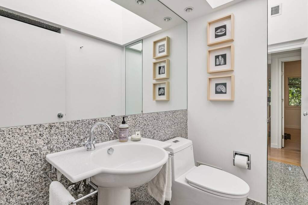 3 Bedroom Single Family Home/House's Image 25