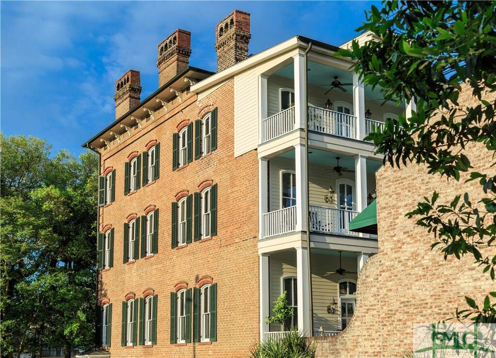 10 Bedroom Villa/Townhouse's Image 8