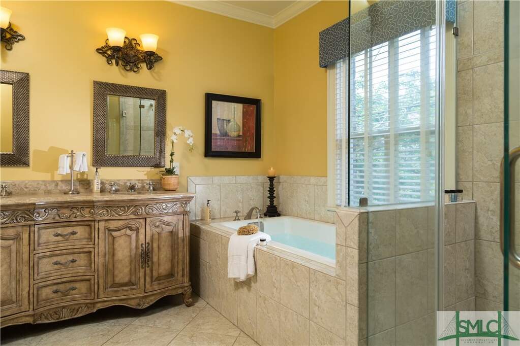 10 Bedroom Villa/Townhouse's Image 26