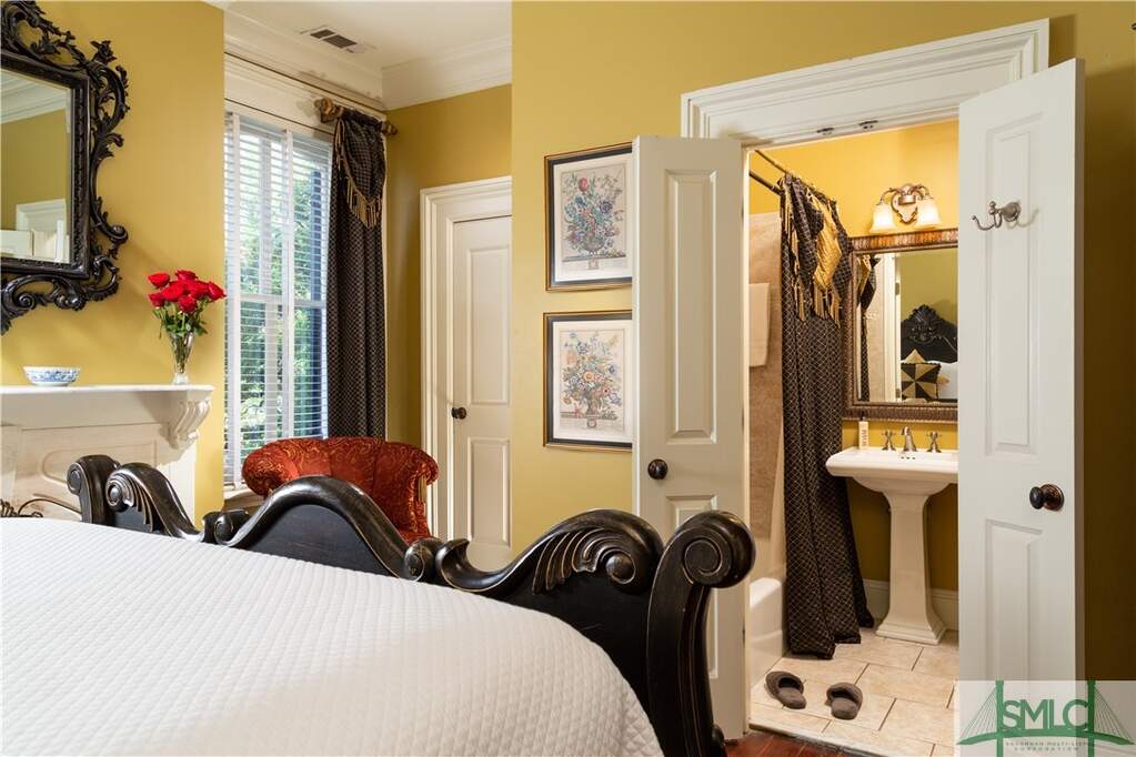 10 Bedroom Villa/Townhouse's Image 38