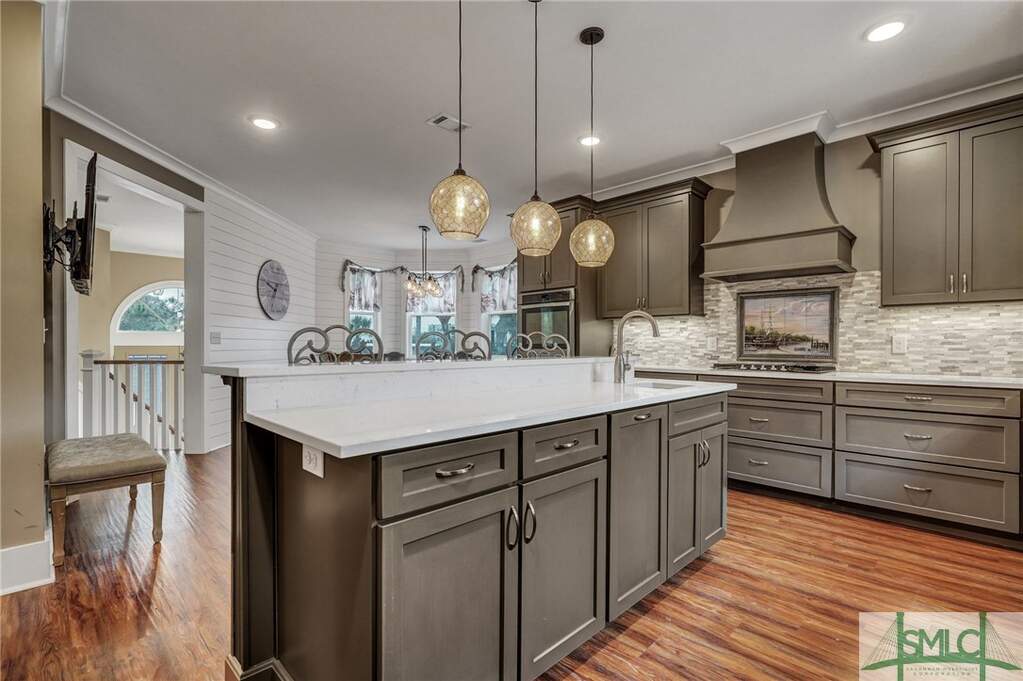 5 Bedroom Single Family Home/House's Image 7