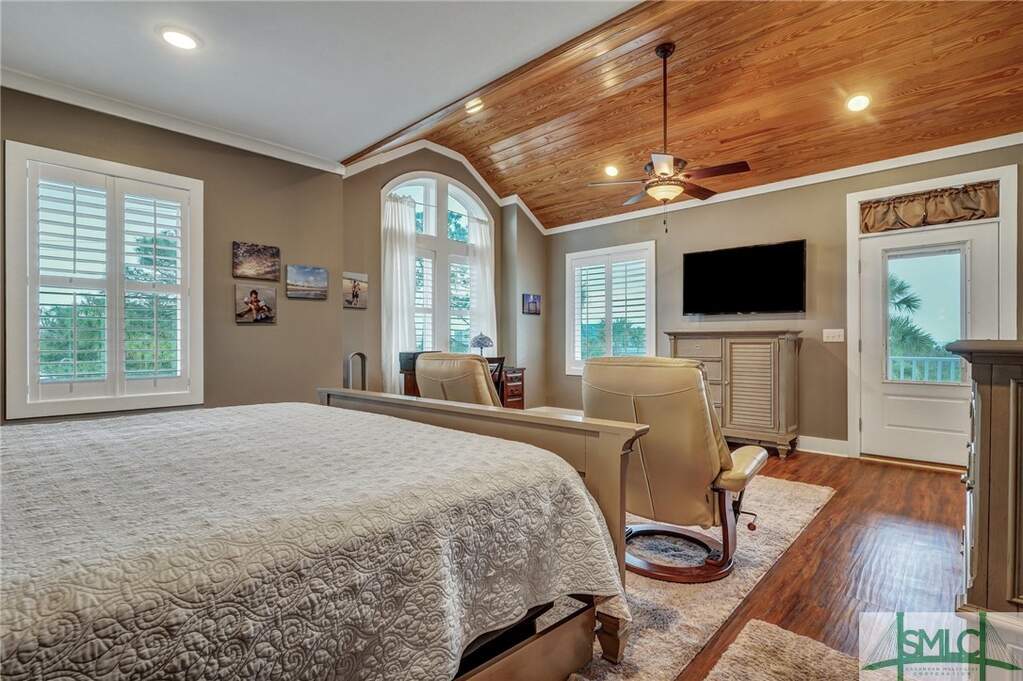 5 Bedroom Single Family Home/House's Image 17