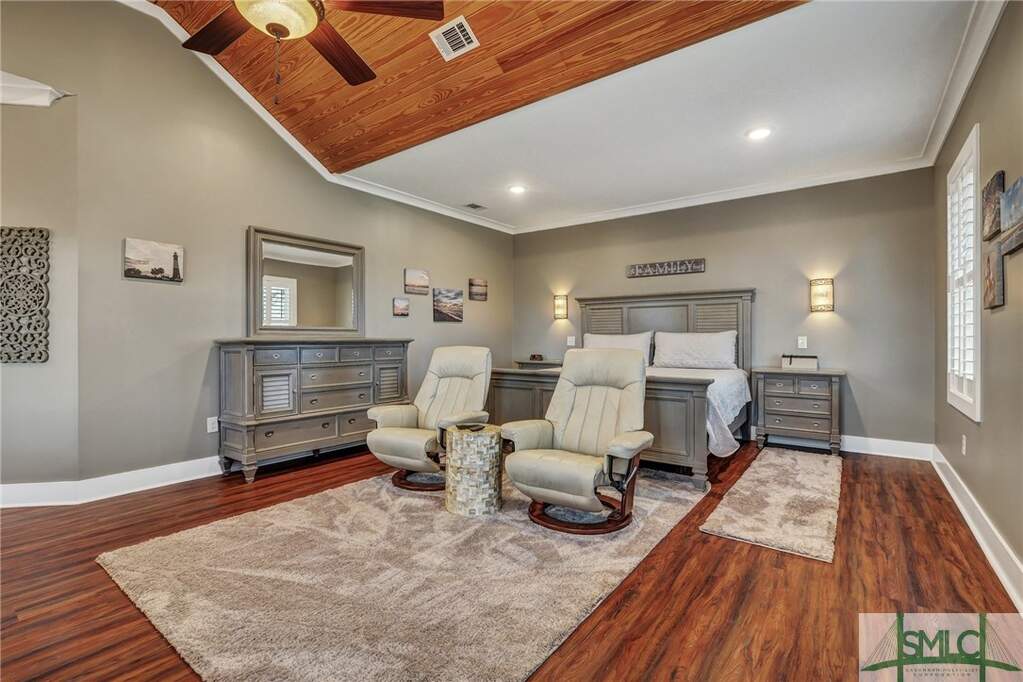 5 Bedroom Single Family Home/House's Image 18