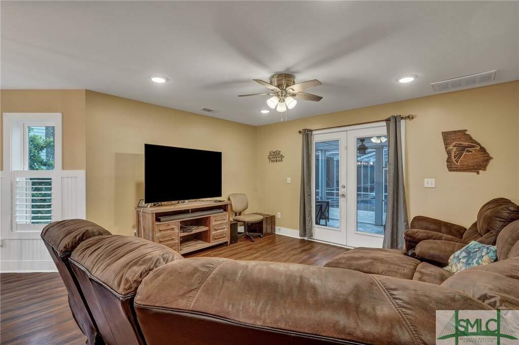 5 Bedroom Single Family Home/House's Image 32