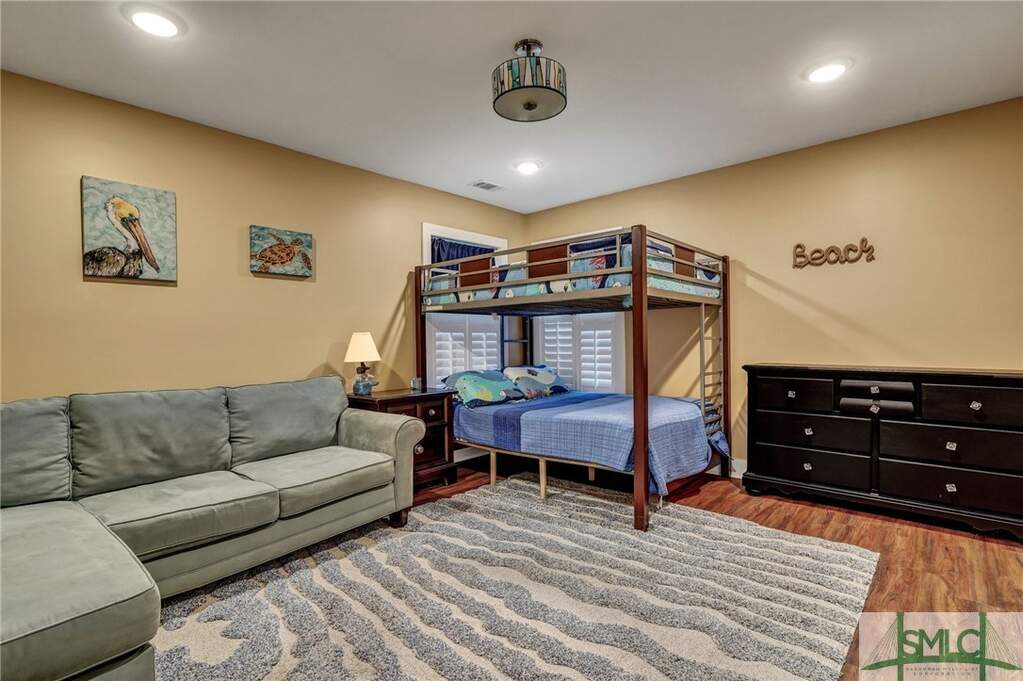 5 Bedroom Single Family Home/House's Image 33