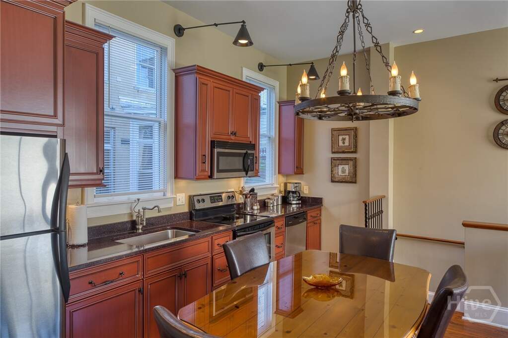 8 Bedroom Single Family Home/House's Image 39
