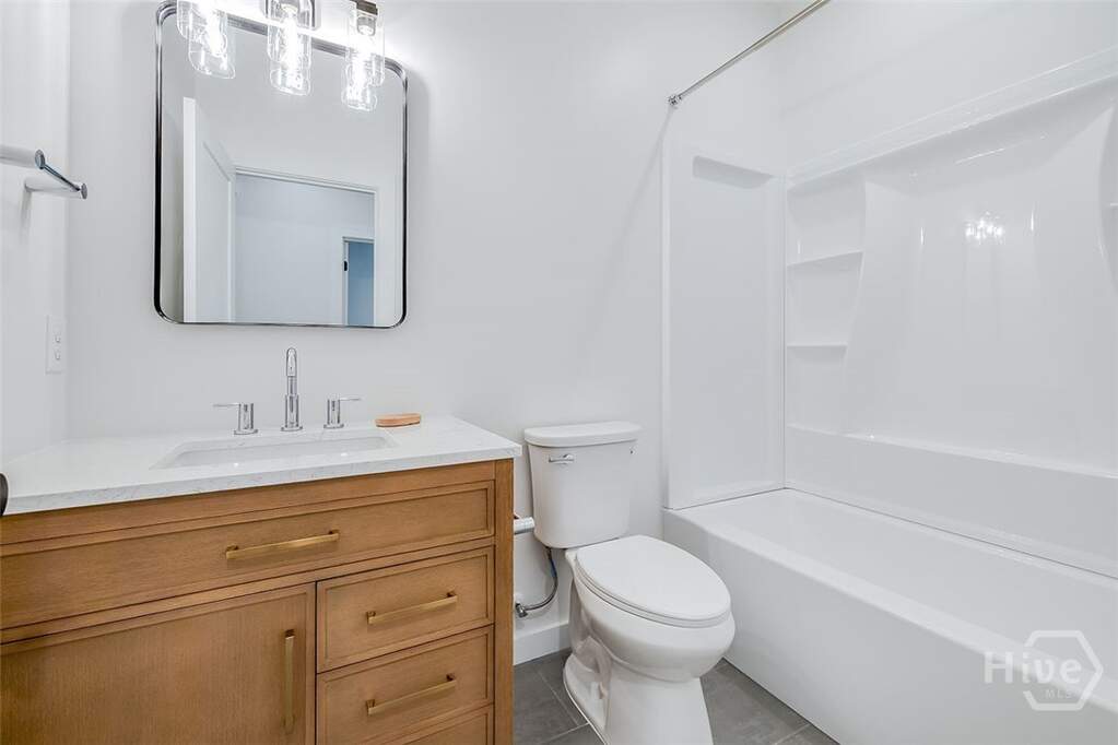 6 Bedroom Multi Unit's Image 13