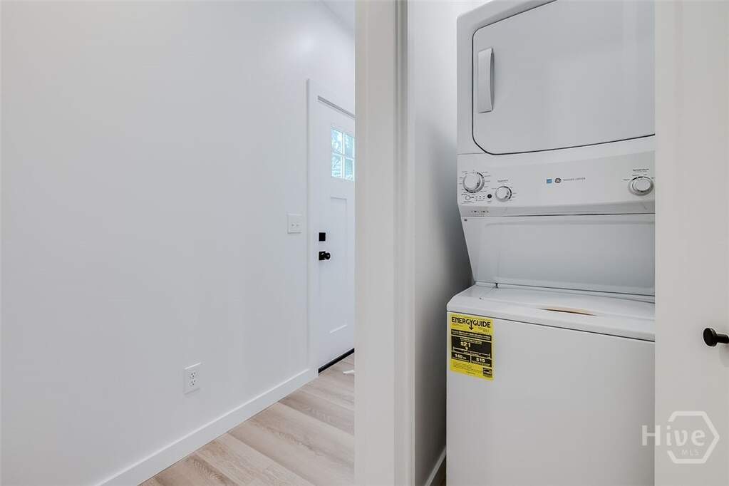 6 Bedroom Multi Unit's Image 14