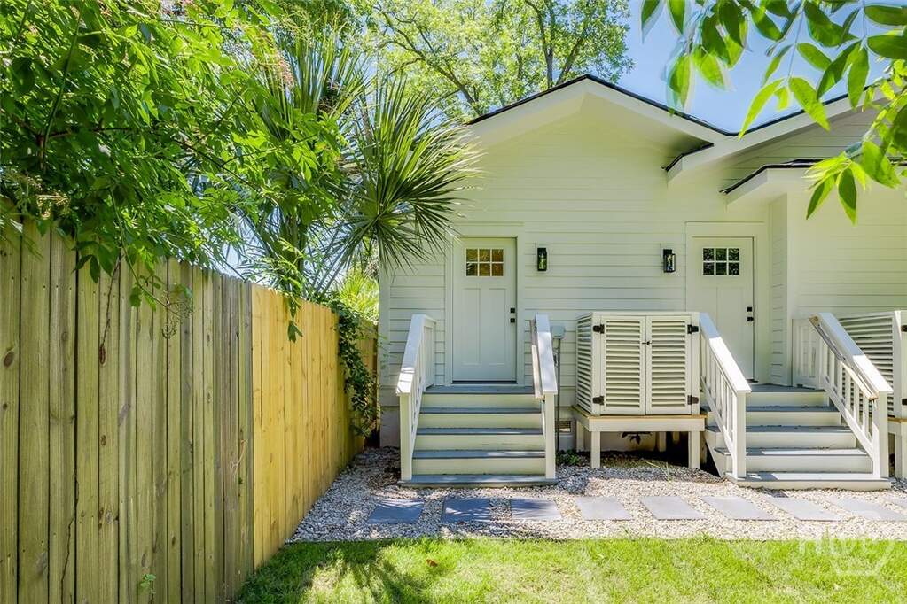 6 Bedroom Multi Unit's Image 16