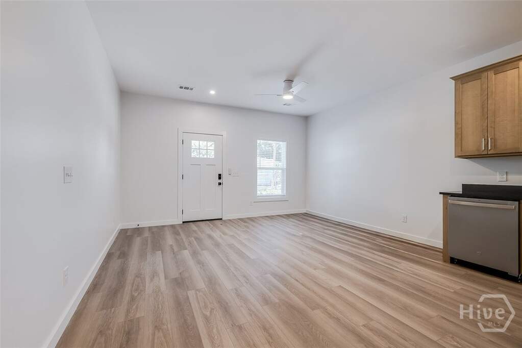 6 Bedroom Multi Unit's Image 21