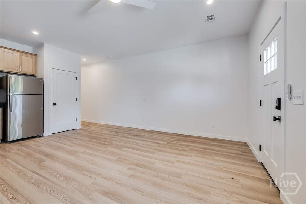 6 Bedroom Multi Unit's Image 22