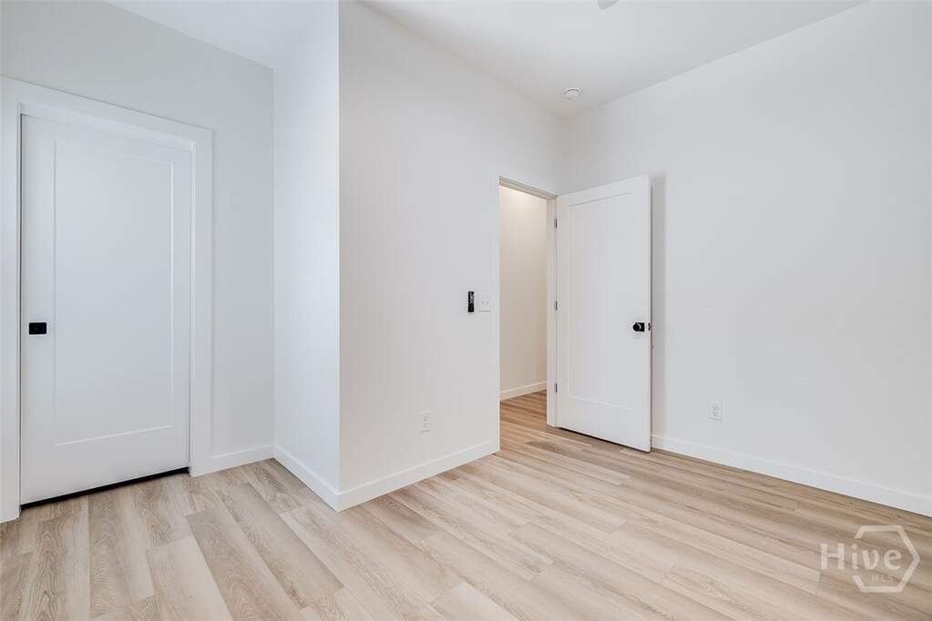 6 Bedroom Multi Unit's Image 28