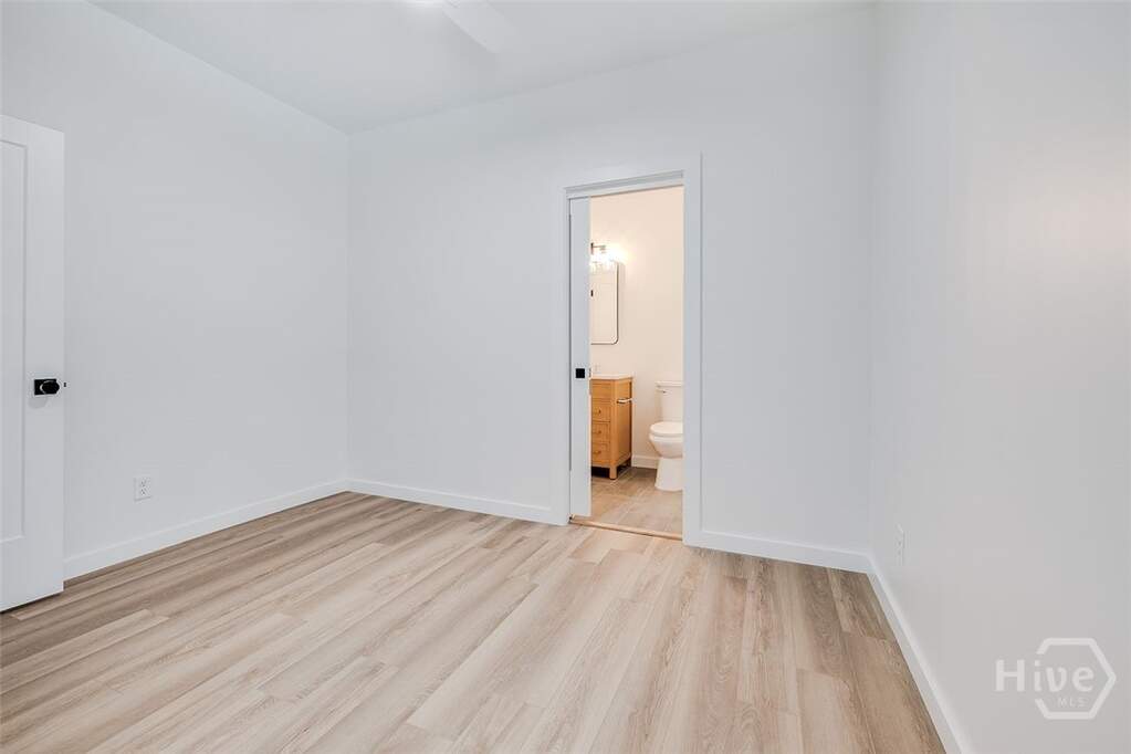 6 Bedroom Multi Unit's Image 29