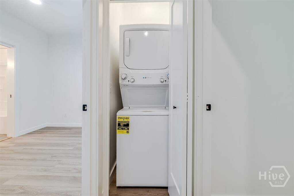 6 Bedroom Multi Unit's Image 31