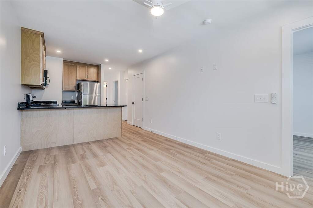 6 Bedroom Multi Unit's Image 41