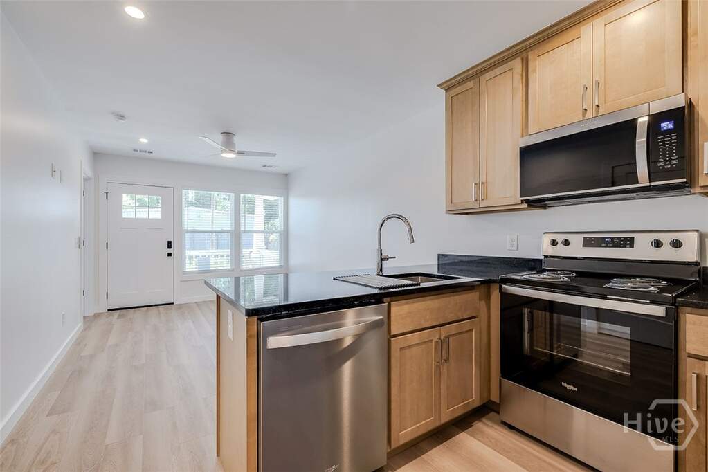 6 Bedroom Multi Unit's Image 45