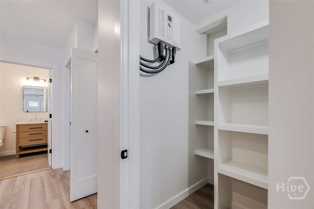 6 Bedroom Multi Unit's Image 48